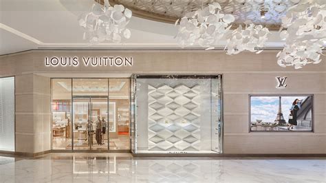 Louis Vuitton mumbai jio